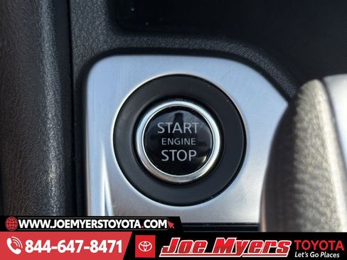 Used 2025 Nissan Sentra SV image 21