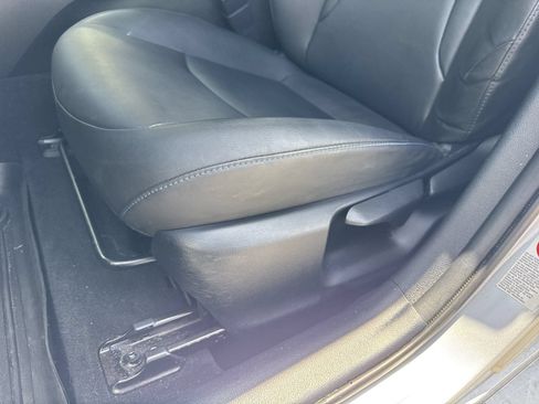 Used 2016 Toyota Prius Three Touring FWD image 15