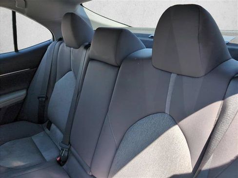 Used 2022 Toyota Camry LE image 18