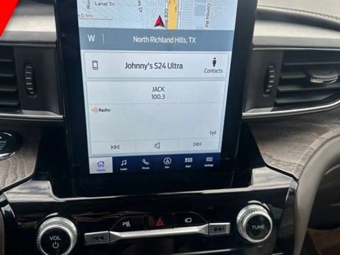 Used 2021 Ford Explorer Platinum w/ Premium Technology Package AWD/4WD image 10