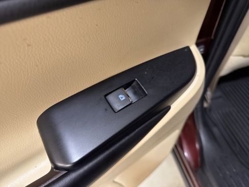 Used 2019 Toyota Highlander Limited AWD/4WD image 25