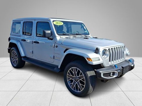 Used 2023 Jeep Wrangler Unlimited Sahara w/ Cold Weather Group AWD/4WD image 4