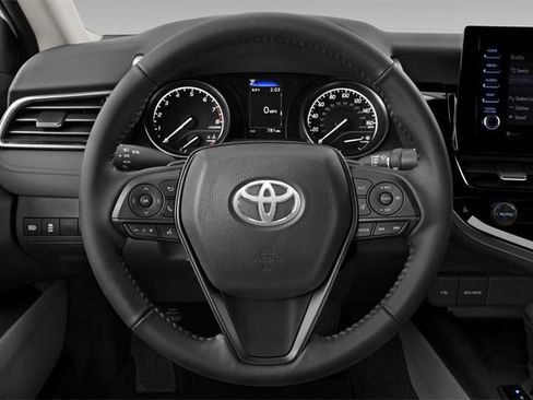 Used 2025 Toyota Camry XSE image 8
