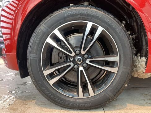 Used 2021 Volvo XC60 T6 Momentum image 29