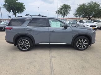 New 2026 Nissan Pathfinder Platinum FWD video 2