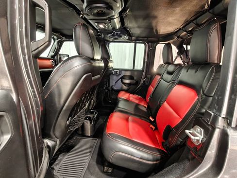 Used 2018 Jeep Wrangler Unlimited Rubicon AWD/4WD image 26