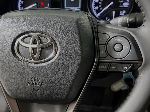 Used 2024 Toyota Camry SE FWD image 20