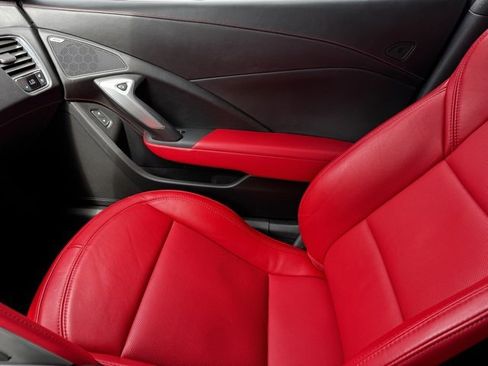 Used 2015 Chevrolet Corvette Z06 w/ 3LZ Preferred Equipment Group image 17