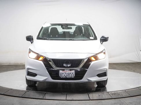 Used 2021 Nissan Versa S image 3