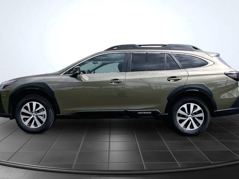 Used 2025 Subaru Outback Premium AWD/4WD image 3