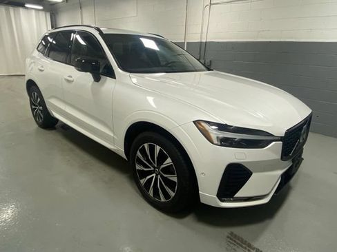 Used 2023 Volvo XC60 B5 Plus w/ Climate Package AWD/4WD image 4