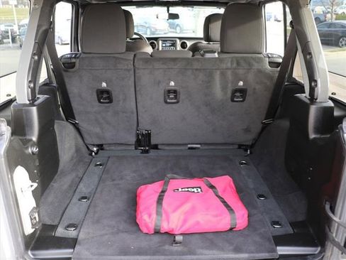 Used 2023 Jeep Wrangler Sport S image 13