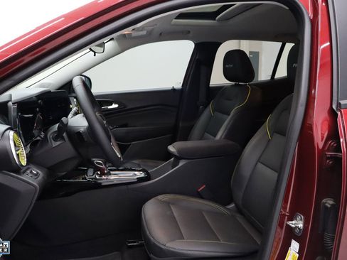 Used 2024 Chevrolet Trax ACTIV w/ Sunroof Package image 18