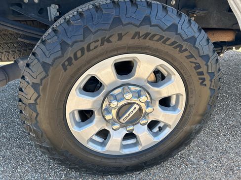 Used 2024 Ford F250 XLT w/ FX4 Off-Road Package AWD/4WD image 8