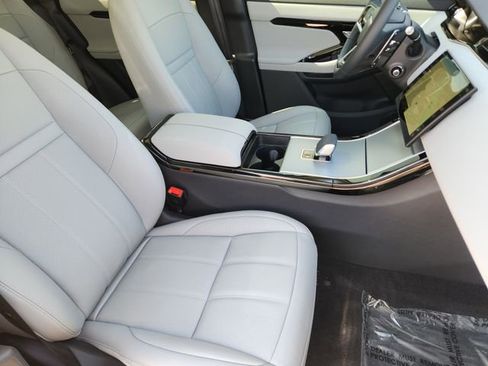 Used 2024 Land Rover Range Rover Evoque S image 15