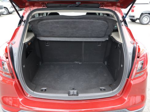 Used 2021 Buick Encore Preferred w/ Safety Package AWD/4WD image 32