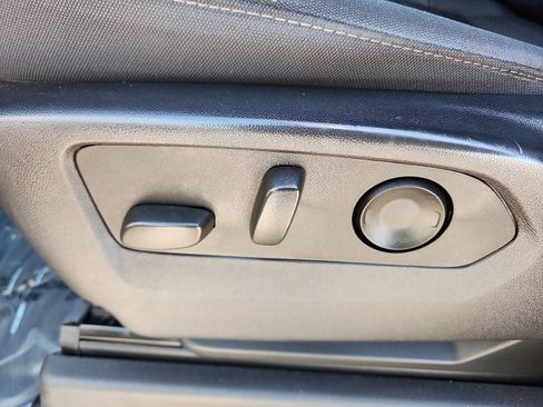 Used 2023 Chevrolet Silverado 1500 Custom image 12