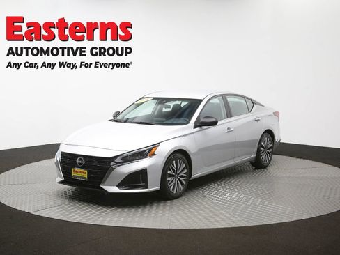 Used 2024 Nissan Altima 2.5 SV FWD image 55