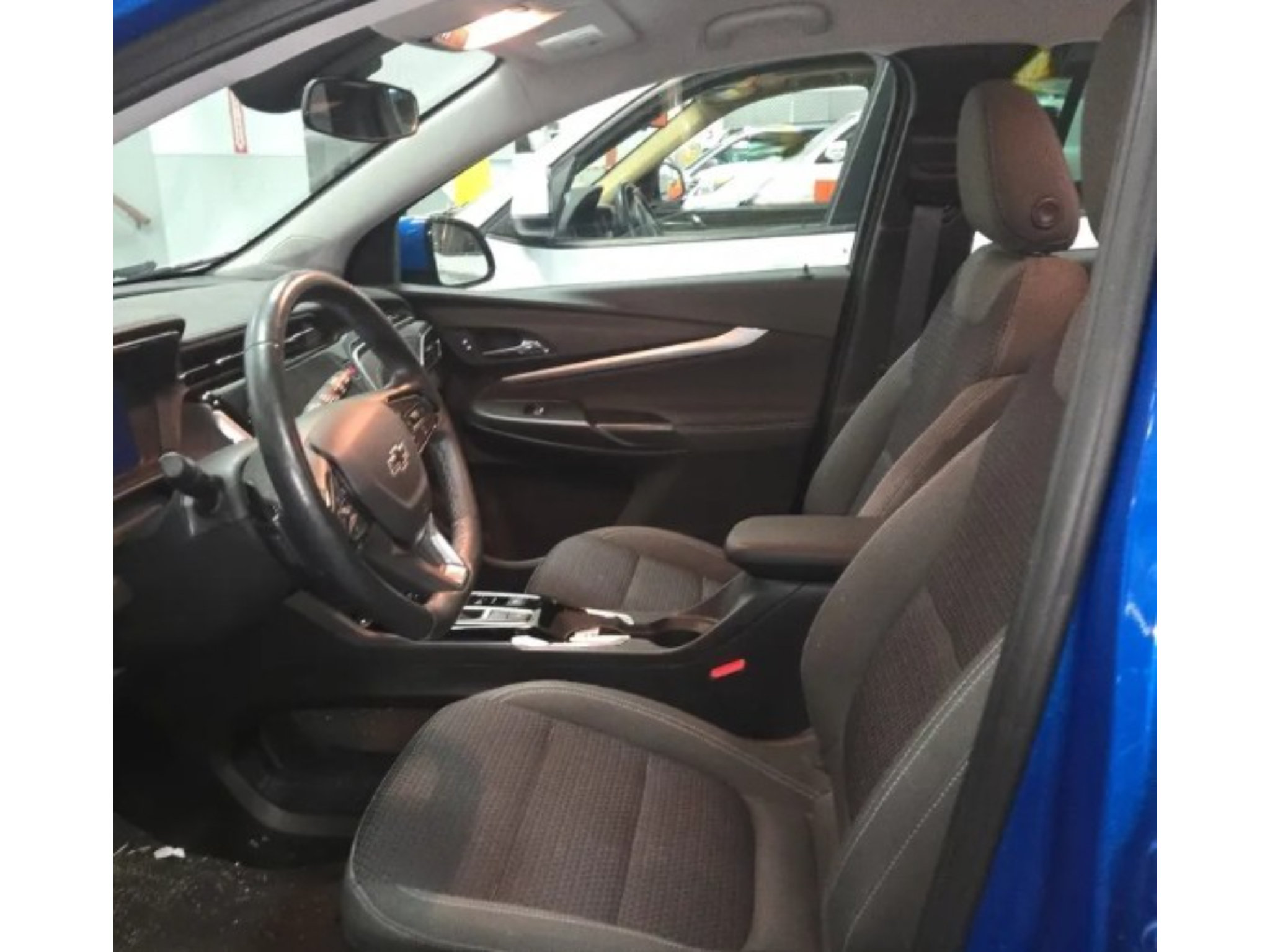 Used 2023 Chevrolet Bolt EUV LT w/ Comfort Package FWD image 5