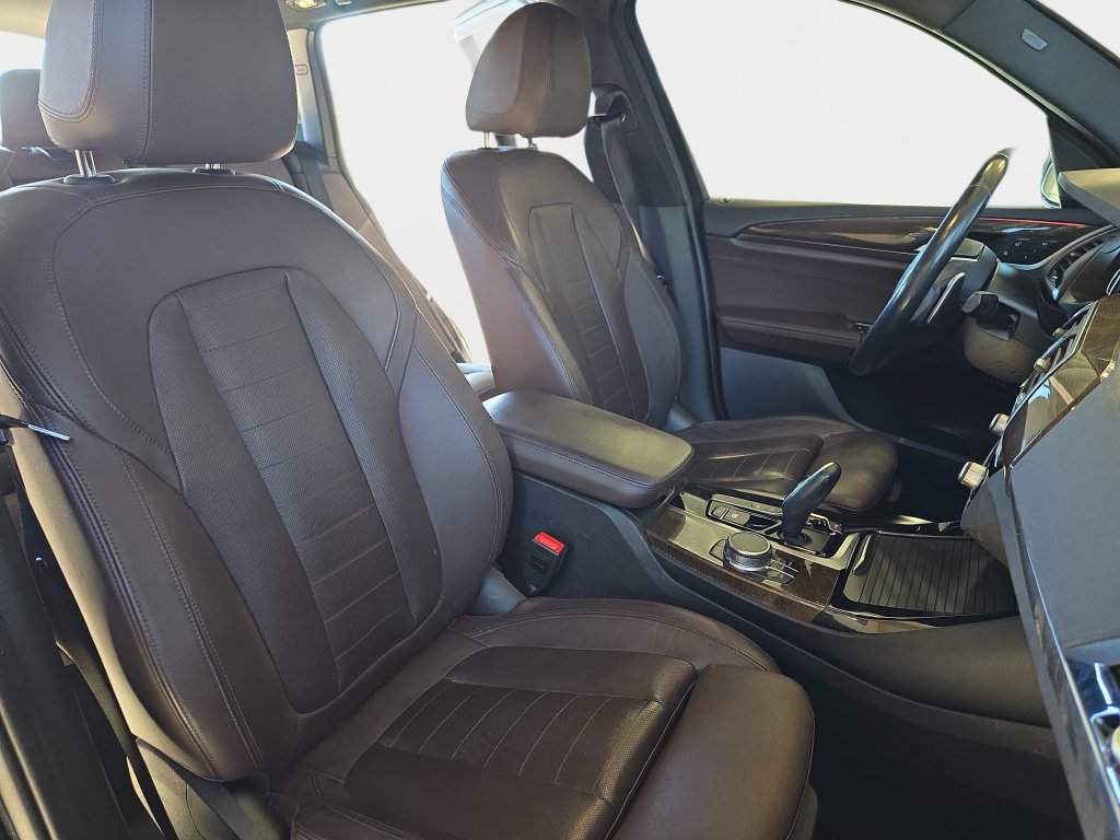 Used 2018 BMW X3 xDrive30i w/ Premium Package AWD/4WD image 12