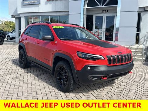 Used 2019 Jeep Cherokee Trailhawk w/ Trailer Tow Group image 4