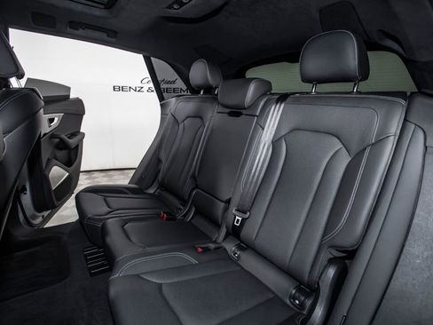 Used 2025 Audi Q8 Prestige image 21