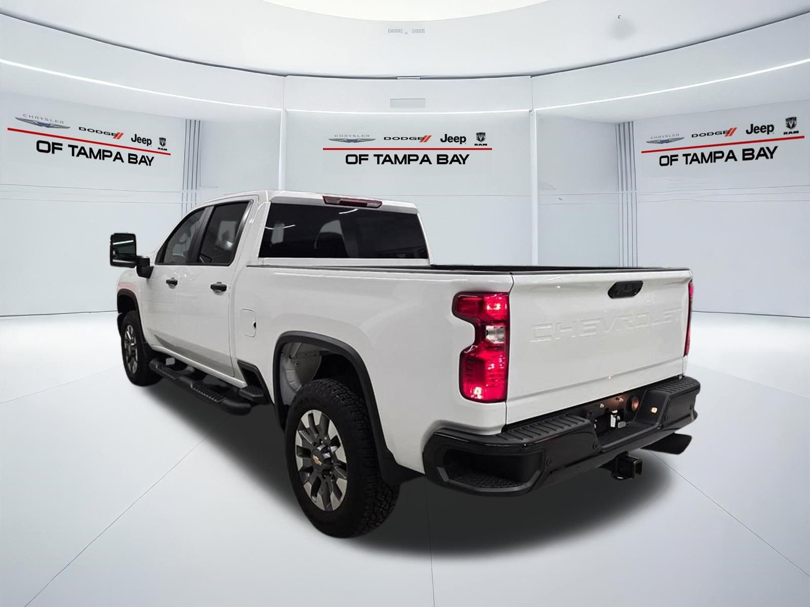 Used 2025 Chevrolet Silverado 2500 Custom w/ Custom Value Package AWD/4WD image 4