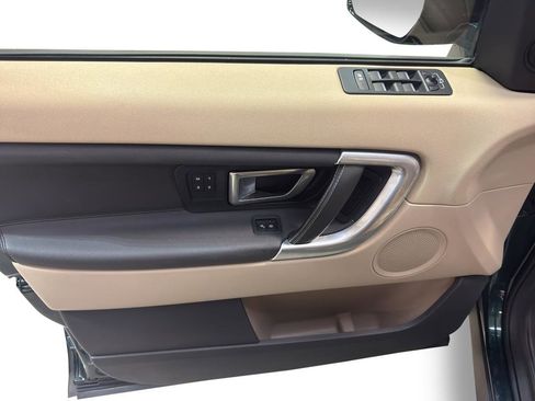 Used 2017 Land Rover Discovery Sport HSE image 14