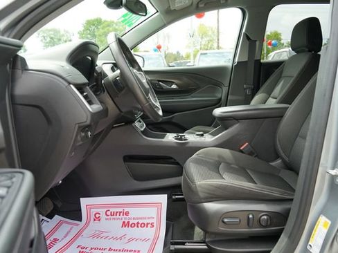 Used 2024 GMC Terrain SLE w/ Driver Convenience Package FWD image 11
