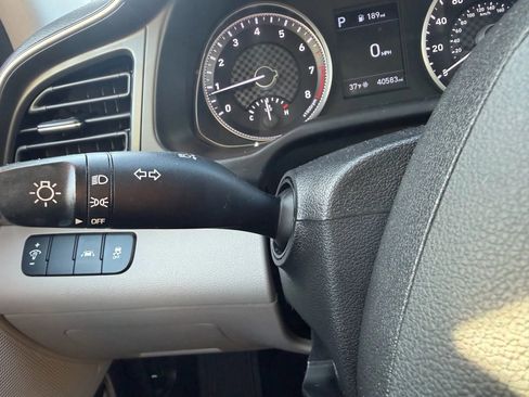 Used 2020 Hyundai Elantra SE image 22