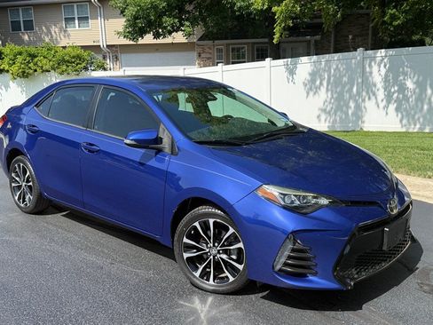 Used 2019 Toyota Corolla SE FWD image 2