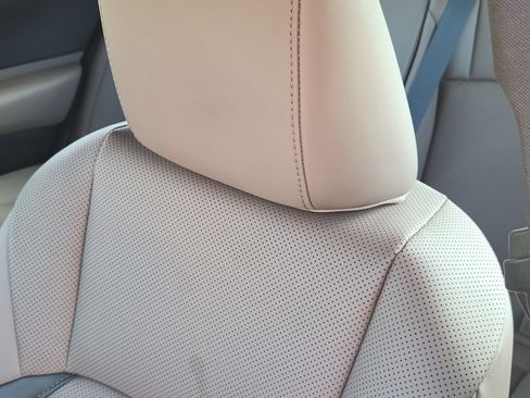 Used 2025 Lexus ES 300h w/ Premium Package image 19