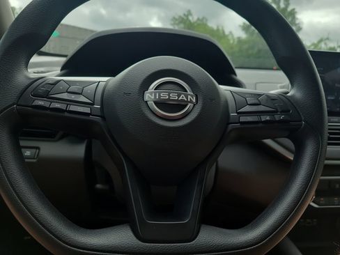 Certified 2025 Nissan Altima 2.5 S FWD image 22