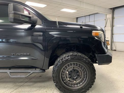 Used 2018 Toyota Tundra SR5 w/ SR5 Upgrade Package AWD/4WD image 10