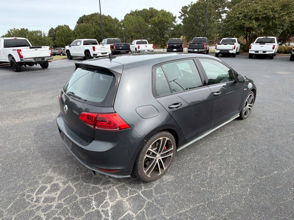 Used 2017 Volkswagen GTI SE FWD image 10