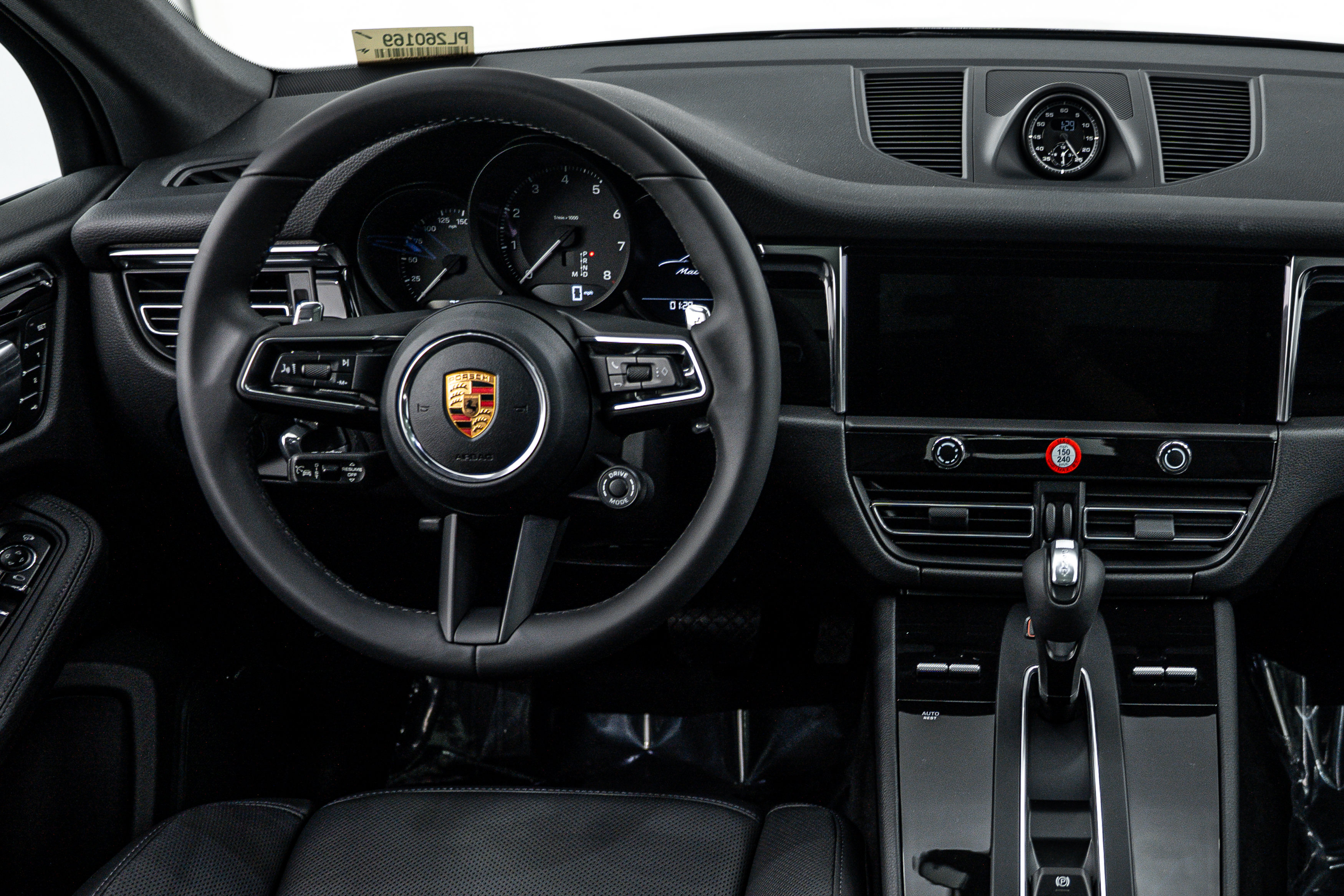 Certified 2026 Porsche Macan AWD/4WD image 16