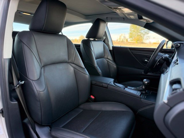 Used 2019 Lexus ES 300h w/ Premium Package FWD image 16
