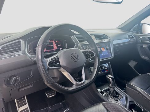 Used 2022 Volkswagen Tiguan SEL R-Line AWD/4WD image 9