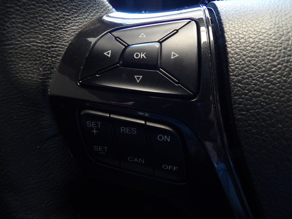 Used 2018 Ford Explorer XLT w/ Equipment Group 202A FWD image 31