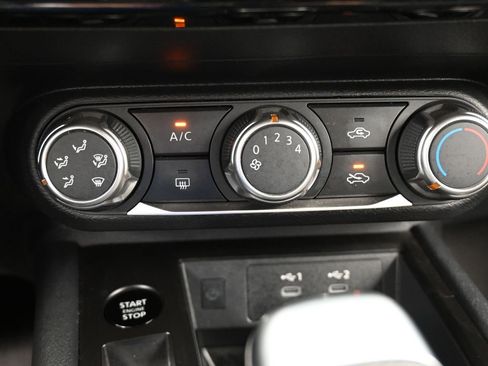 Used 2025 Nissan Kicks SV image 22