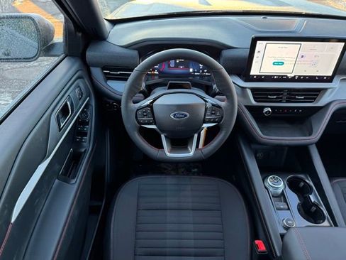 New 2026 Ford Explorer ST-Line w/ ST-Line Street Pack image 5