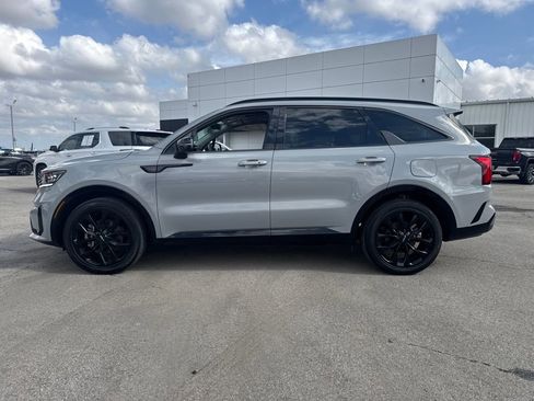 Used 2023 Kia Sorento SX image 3