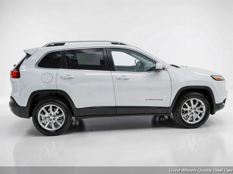 Used 2018 Jeep Cherokee Limited AWD/4WD image 4