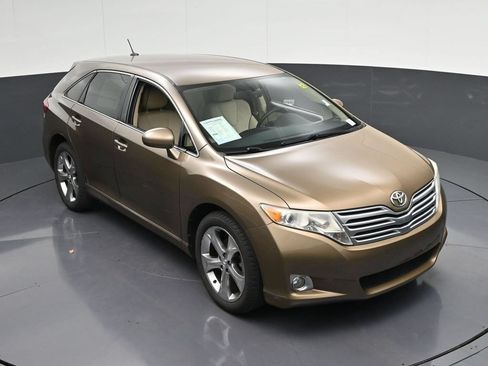 Used 2010 Toyota Venza FWD image 23