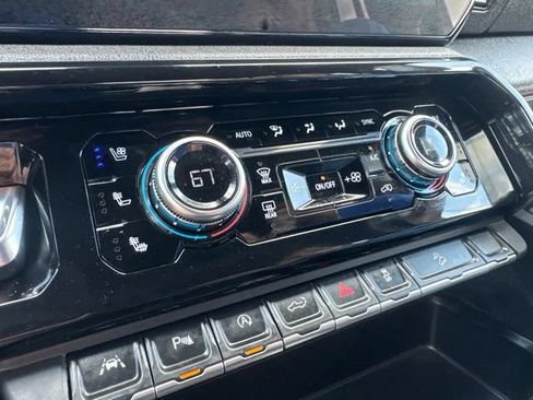 Used 2025 GMC Sierra 1500 AT4 AWD/4WD image 5