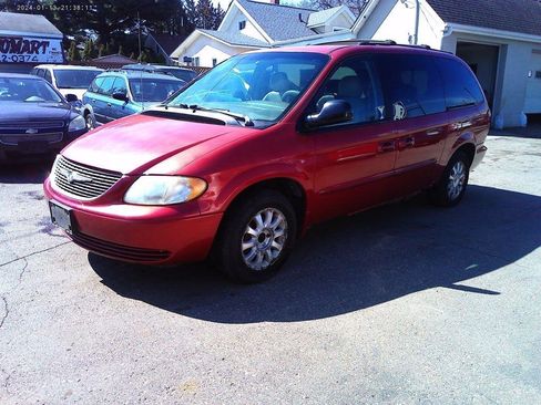 Used 2003 Chrysler Town & Country EX image 2