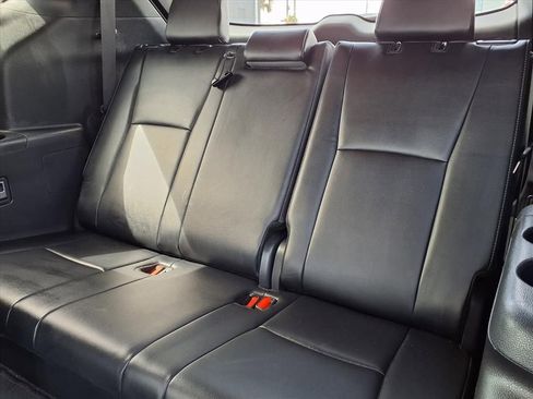 Used 2024 Toyota Highlander XSE image 12