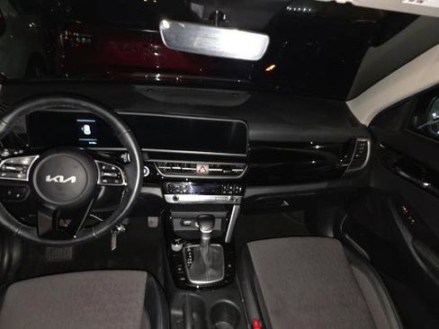 Used 2025 Kia Seltos S image 8