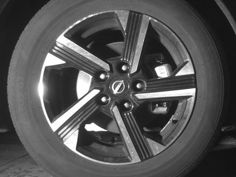 Used 2025 Nissan Sentra SV FWD image 13