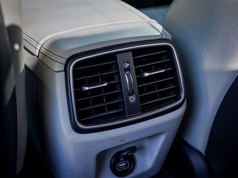 Used 2022 Genesis G70 3.3T image 29